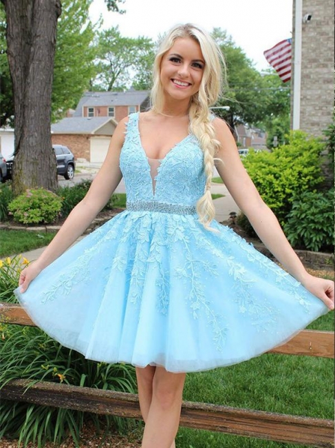 Chic Tulle Appliqus Straps A-Line Beading Homecoming Dress