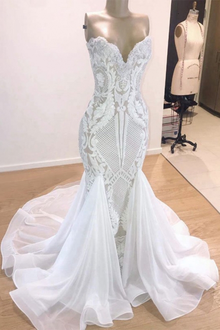 Elegant Strapless V-Neck Mermaid Wedding Dress White Sleeveless Bridal Gowns with Chapel Train