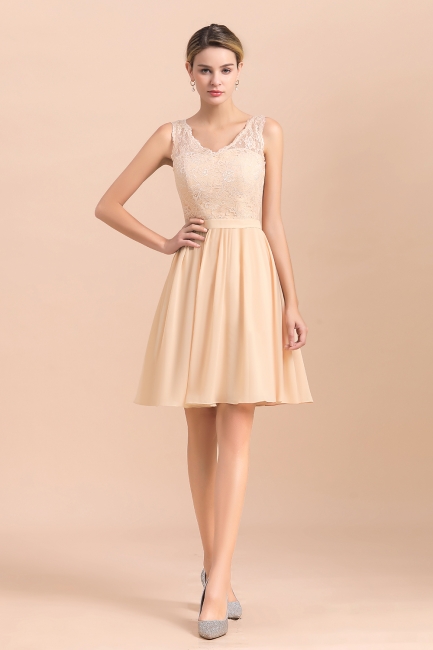 Cute Sleeveless Lace Knee Length Wedding Party Dress