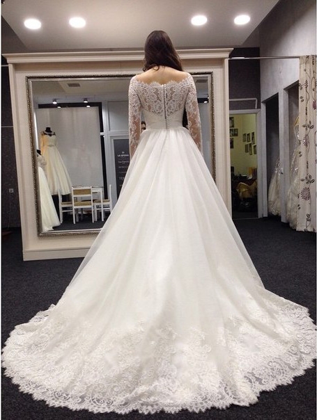 Lace Vestidos De Noiva Plus Size Wedding Dresses Long Sleeve Scoop Neck Bridal Gown with White Veil