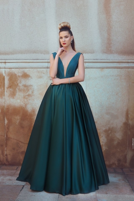 Dark Green A-Line Deep V-Neck Prom Dresses  Ruffles Sleeveless Evening Gowns SK0037
