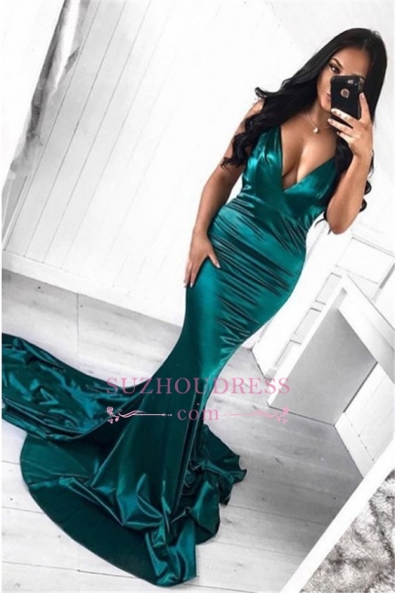 Green Sleeveless Deep V-Neck Prom Dresses | Mermaid Sexy Sweep Train Evening Dress
